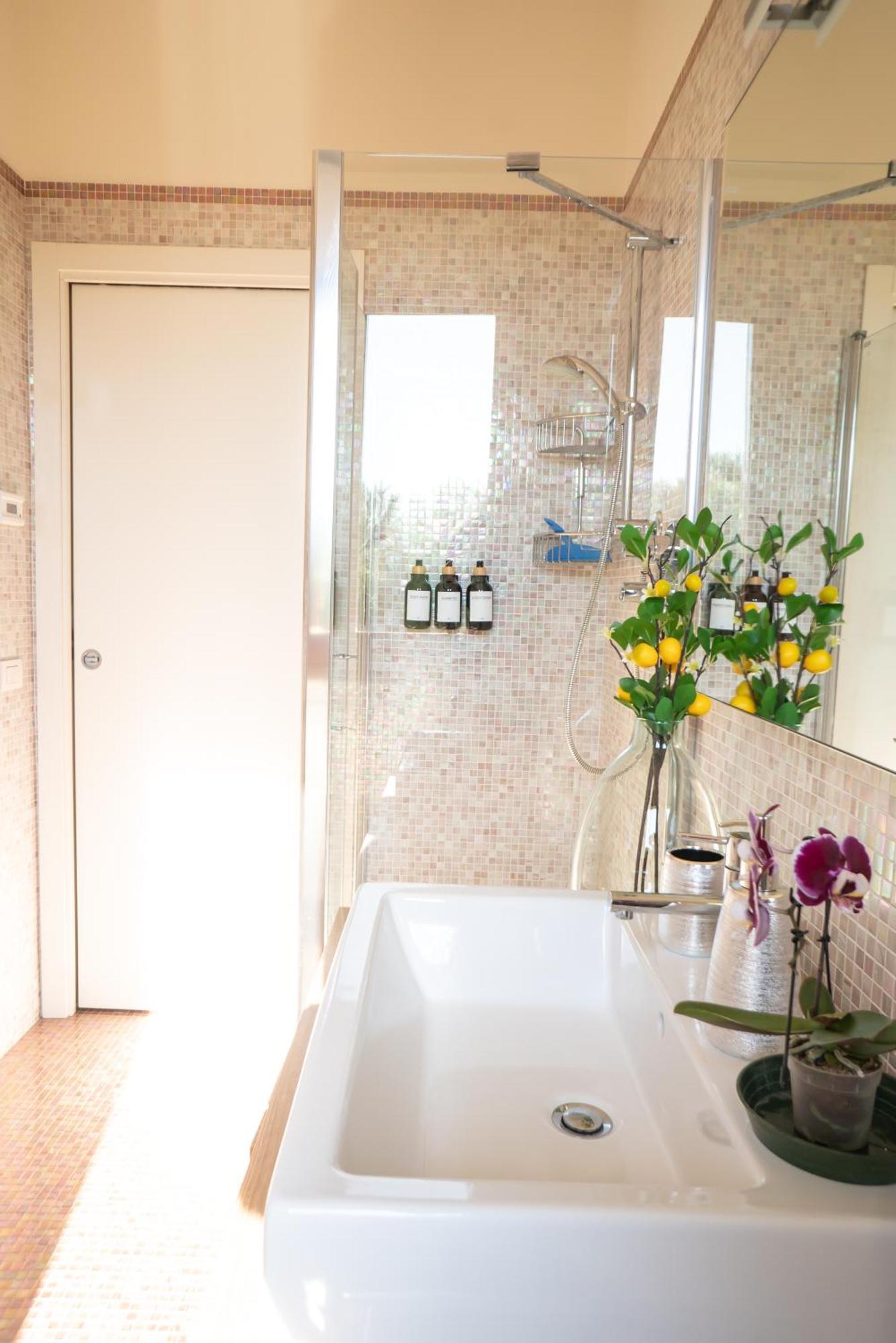 Ampio Attico Con Terrazzo Con Vista, Centrale, Parcheggio Gratis Milano Marittima Exterior photo